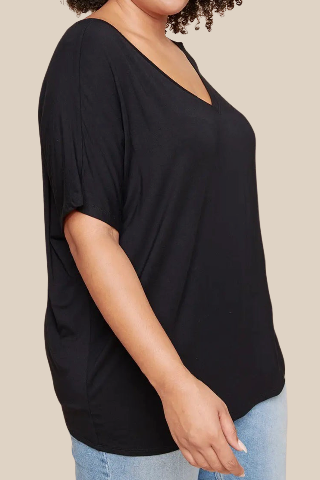 RELAXED V-NECK TOP