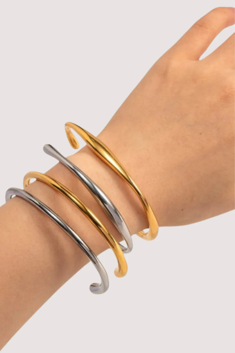 VERONA BANGLE - GOLD