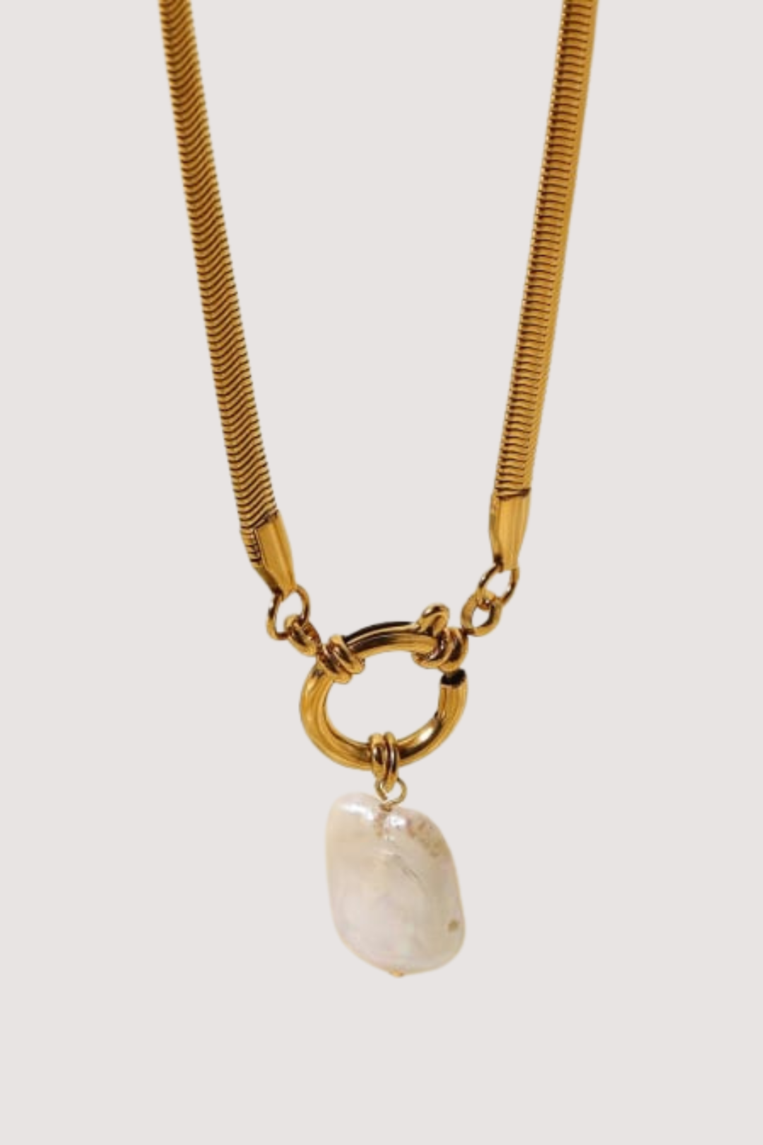 DELPHANI NECKLACE
