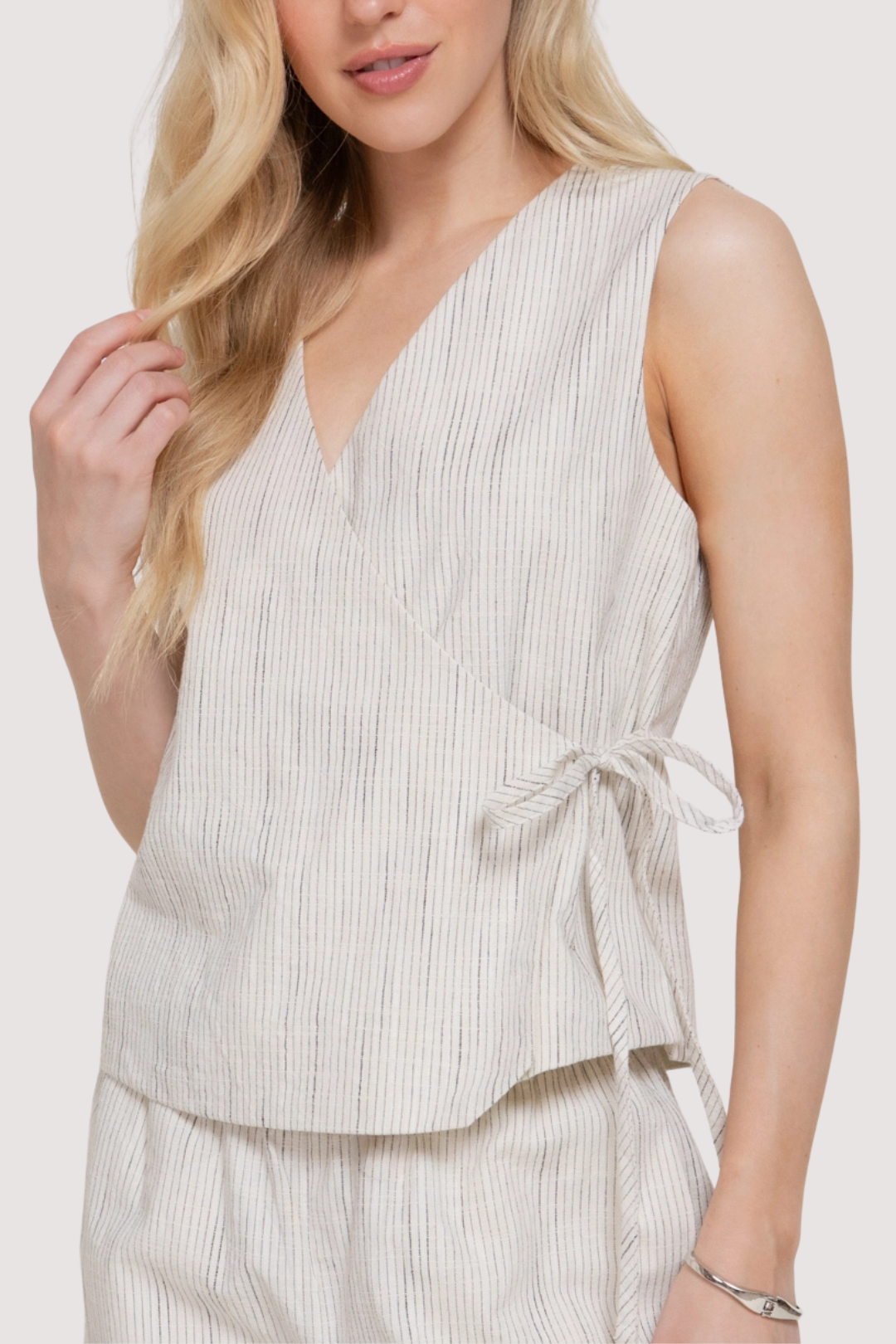 MIA WRAP TOP
