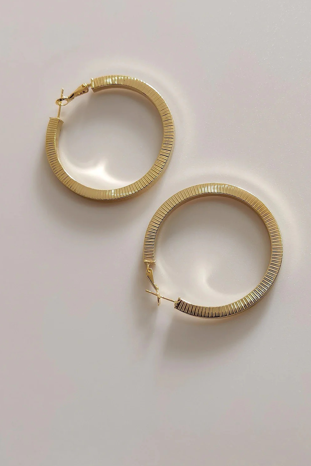 ISABELL HOOPS